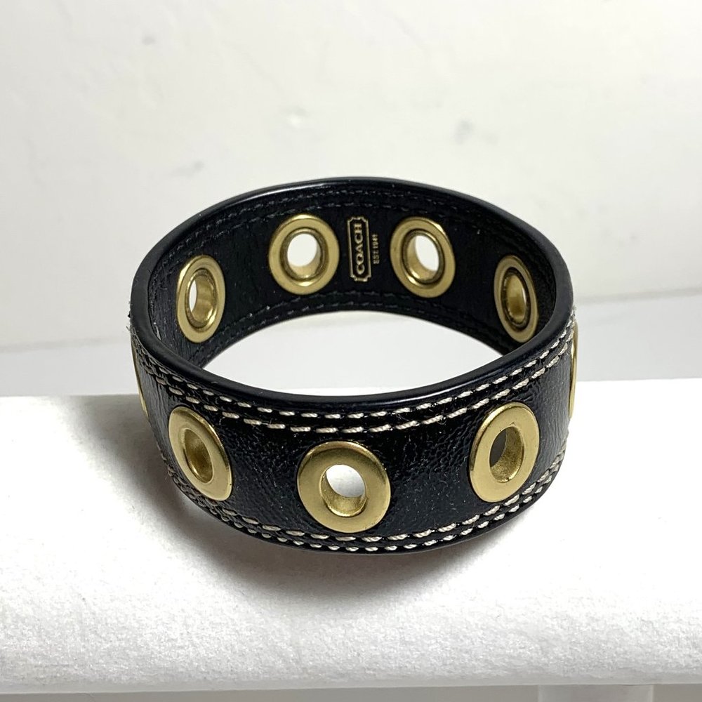 Coach Leather Grommet Bangle Bracelet Stackable Black with Gold Hardware NEW